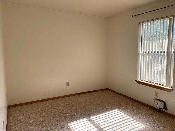 4th image of 1526 S Avenue H