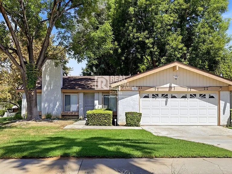 1027 E Palm Ave — Photo 35