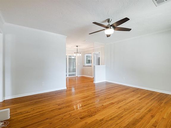 5th image of 2660 Lakeside Dr