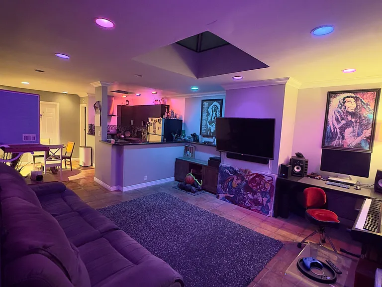 938 Palm Ave #9 — Photo 1