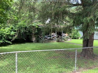 800 Armstrong Creek Rd, Kimberly, WV, 25118
