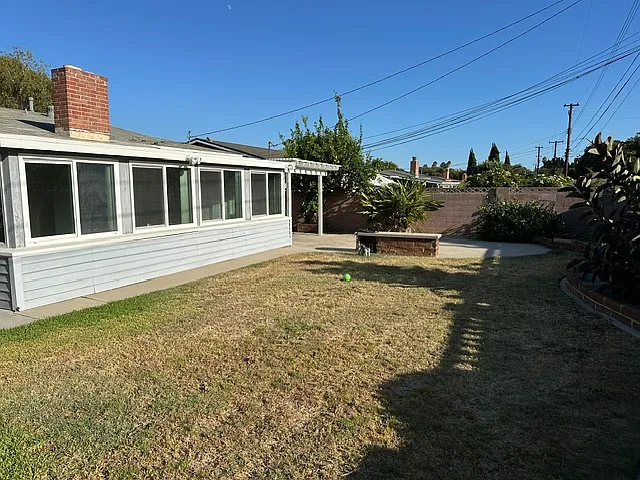 825 N Acacia Ave — Photo 20