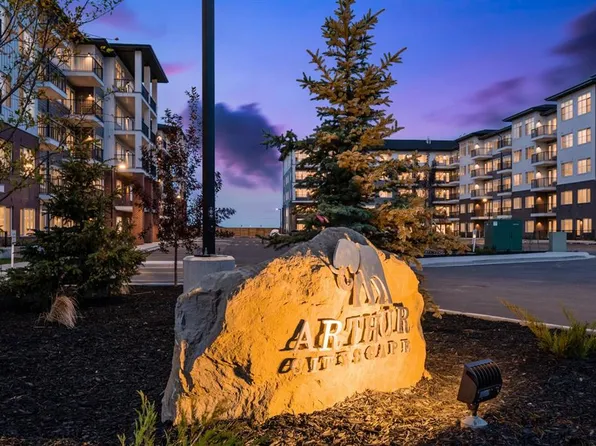 44 W Skyview Pkwy #2419, Calgary, AB T3N 2R8