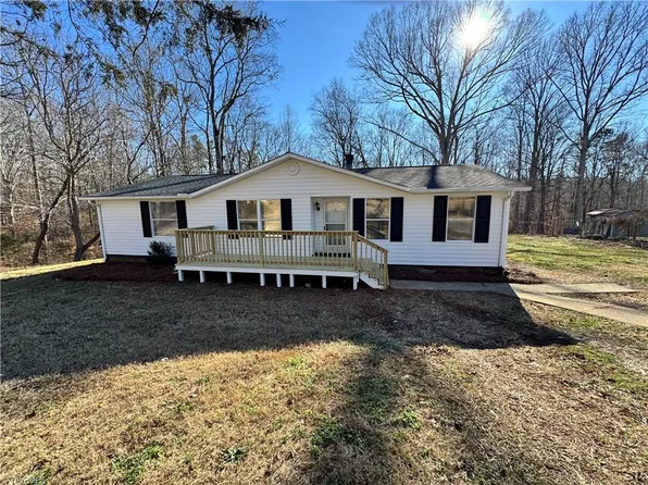 4950 Poplar Ridge Rd, Trinity, NC 27370