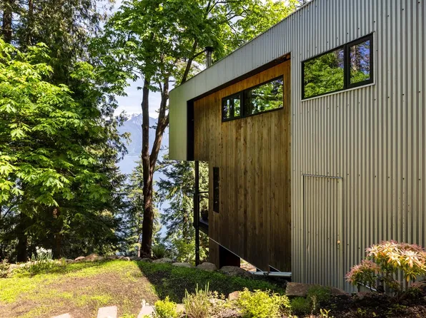 1283 Park Rd, Bowen Island, BC V0N 1G1