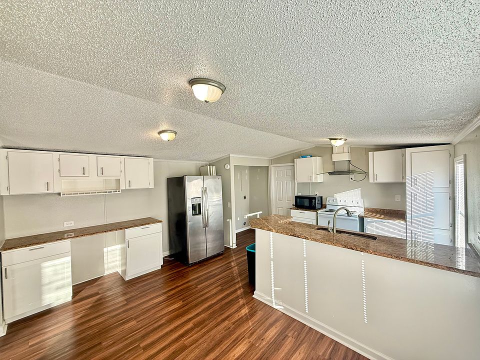 1st image of 4619 Rhoda Ln