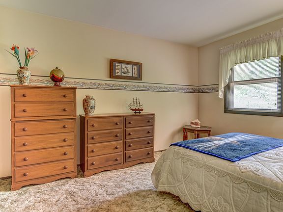 4th image of 2130 Chapel Ct