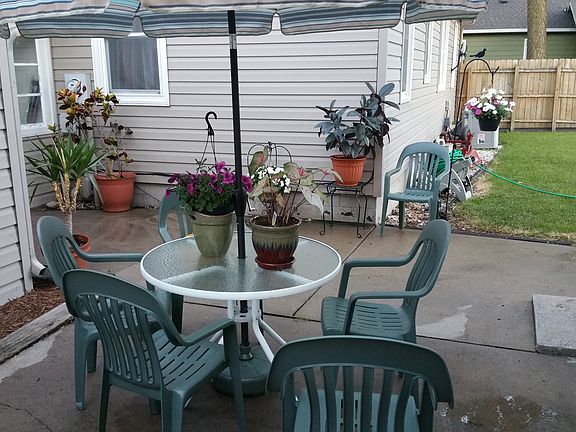 Large Patio/BBQ area