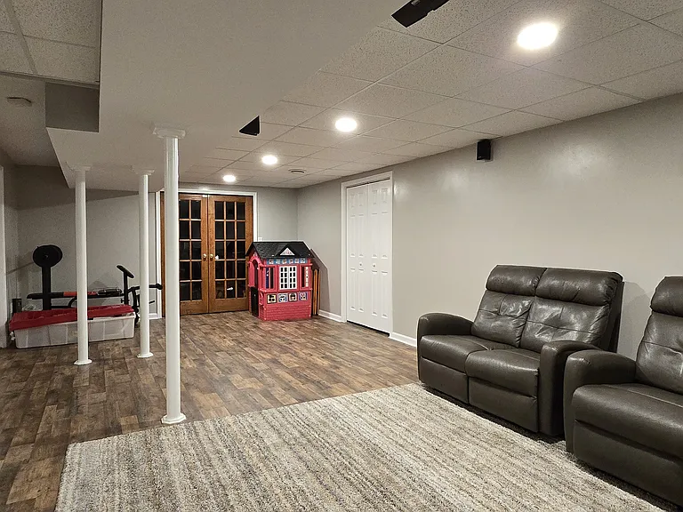 222 Fountayne Ln — Photo 33