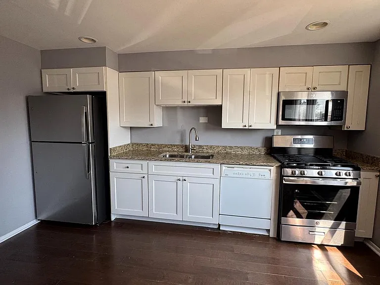 8031 Wynbrook Rd — Photo 3