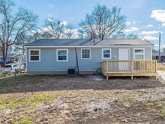 4th image of 2915 Wedgedale Ave