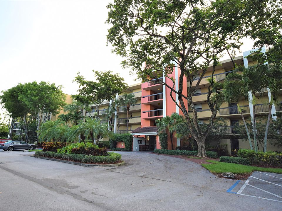 1st image of 2025 Lavers Cir APT D201