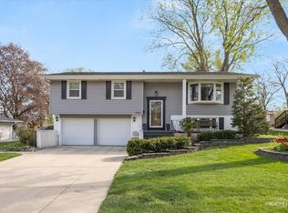 1321 Hampton Ln, Schaumburg, IL 60193