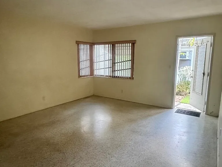 717 NE 5th Ave #2 — Photo 10