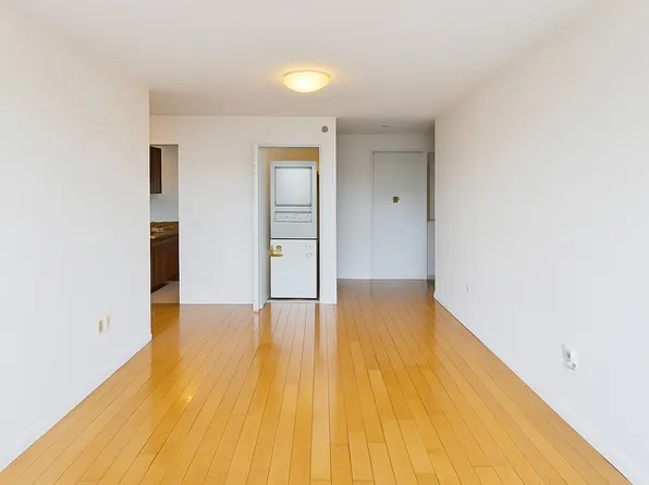 60-70 Woodhaven Boulevard image 2 of 13