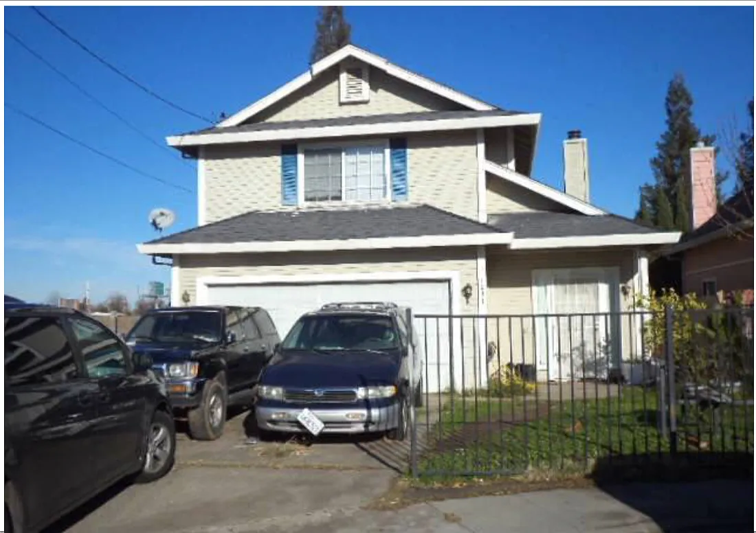 1037 Jean Ave photo 1