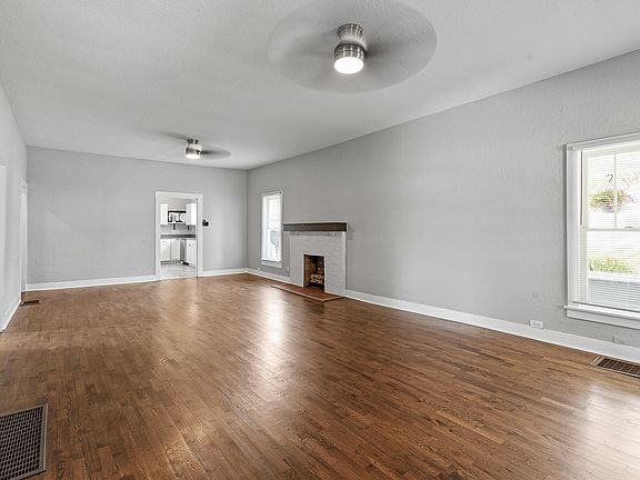 2nd image of 1619 Marion Ave