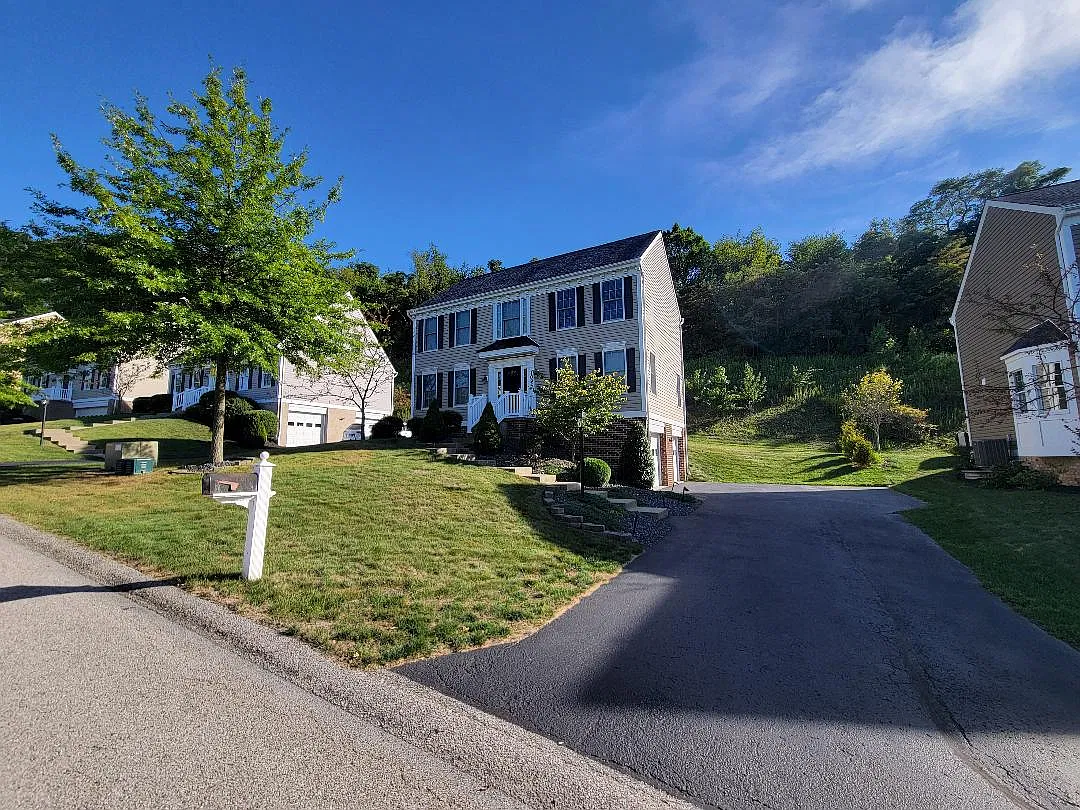 3 bed, 2.5 bath, 1728 sqft, $2,700 — Photo 2