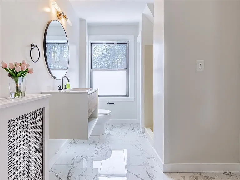 12 Eaton Ct #2 — Photo 20