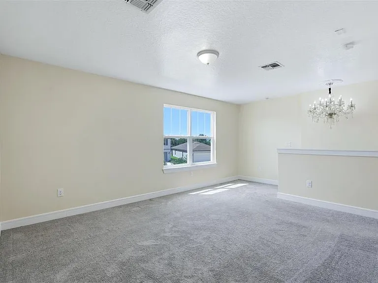 9108 Royal River Cir — Photo 22