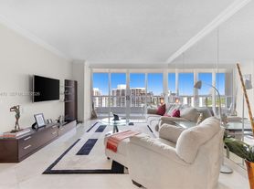 21055 Yacht Club Dr