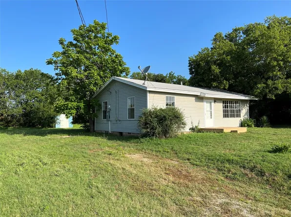 105 Doyle St, Nocona, TX 76255