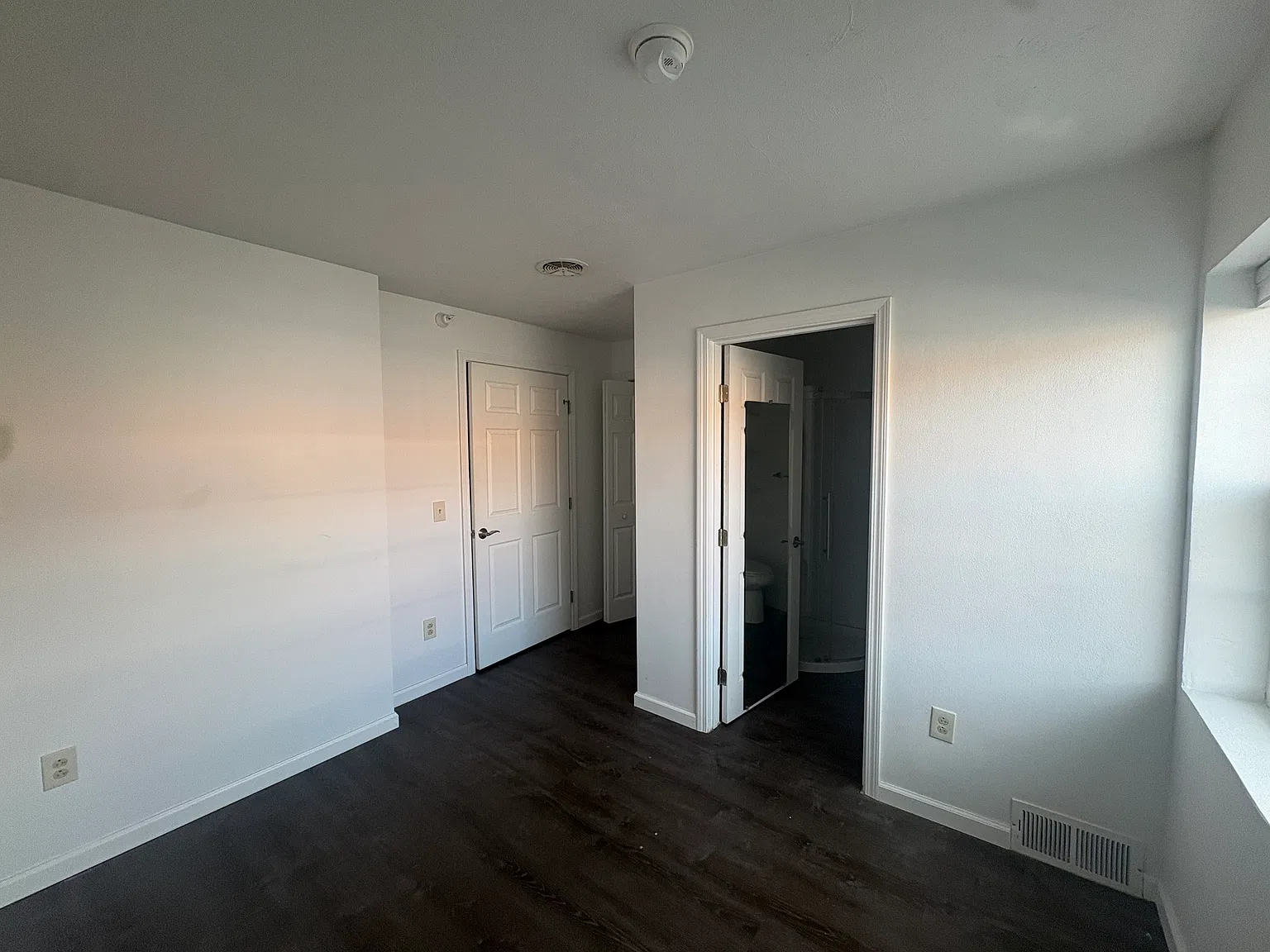 2 bed, $1,300 — Photo 3