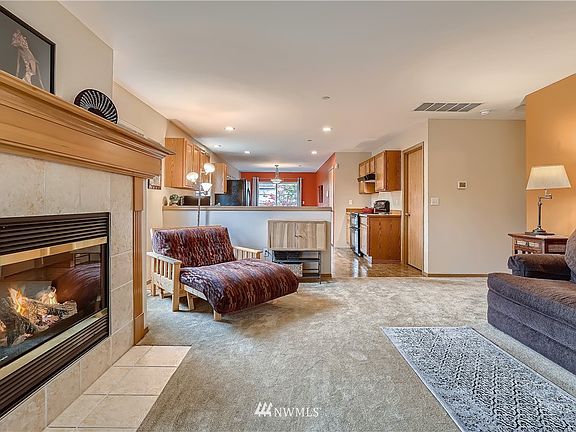 Enter into your beautiful home! Spacious, open & bright. Great layout in this well-cared for attractive home.