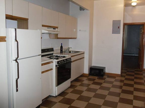 4th image of 553 Manhattan Ave