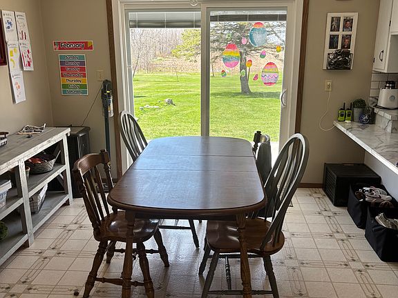 5th image of 1068 Phillips Rd