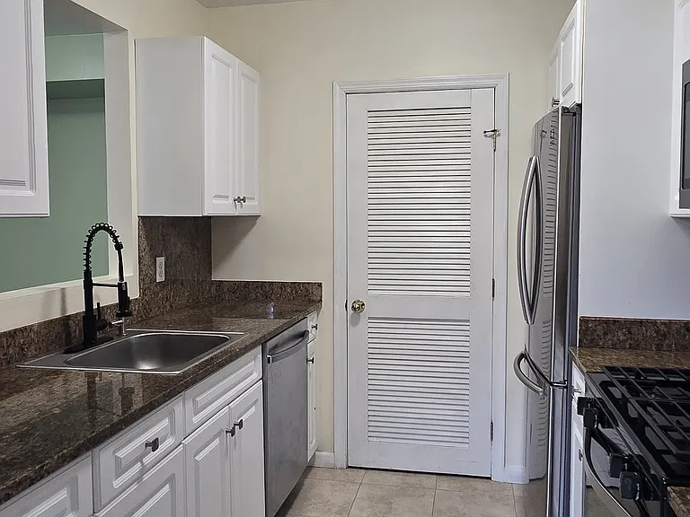 280 Grand Ave #1A — Photo 5