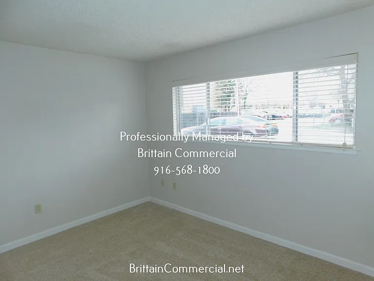 2818 O St #15 — Photo 12