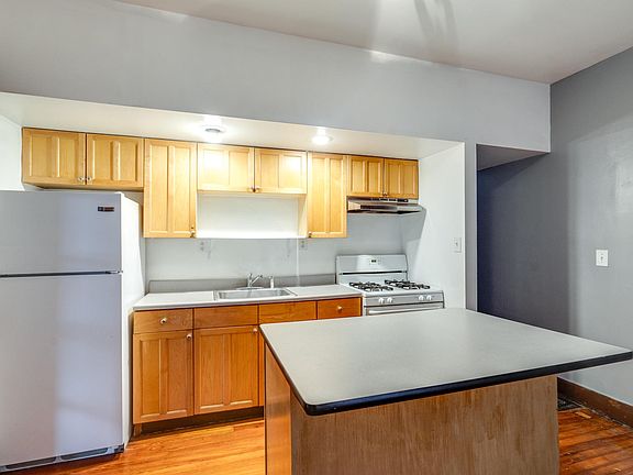 5th image of 6911 Franklin Blvd Unit 2