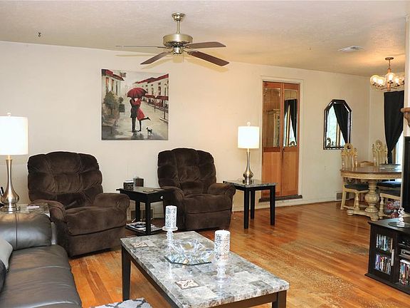 5th image of 6105 Yosemite Dr