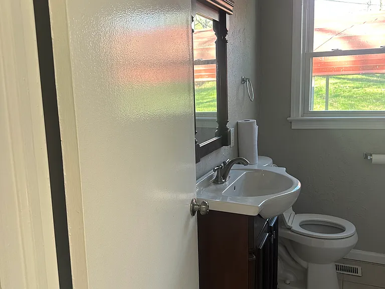 1838 Shade Ave — Photo 8