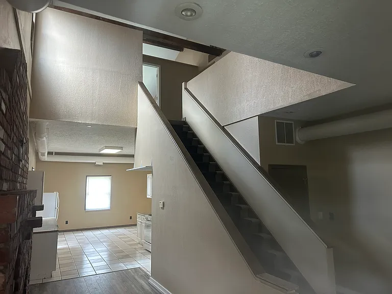 12 Hough St #12 — Photo 9