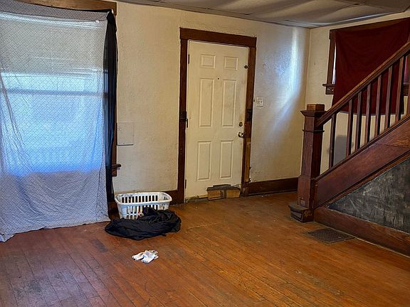 4th image of 1015 SW 16th St