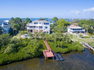 1661 Seabreeze Dr, Tarpon Springs, FL 34689