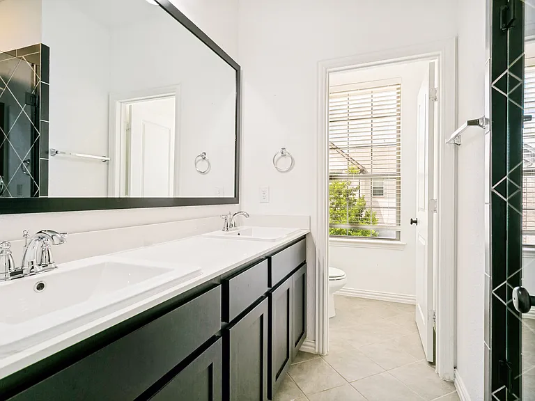 242 Woodson St — Photo 15