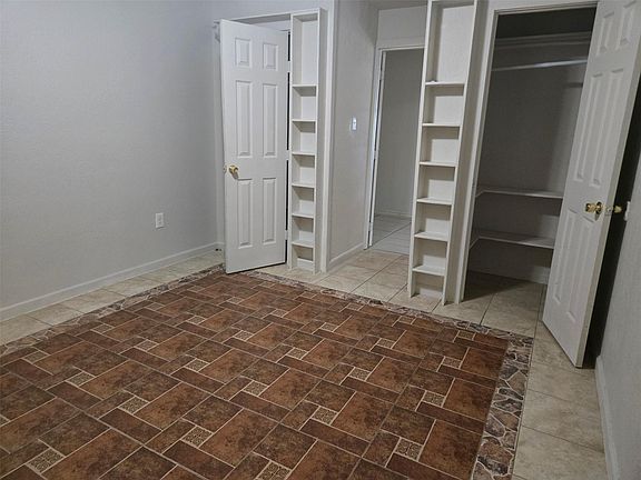 4th image of 19639 Maple Ln