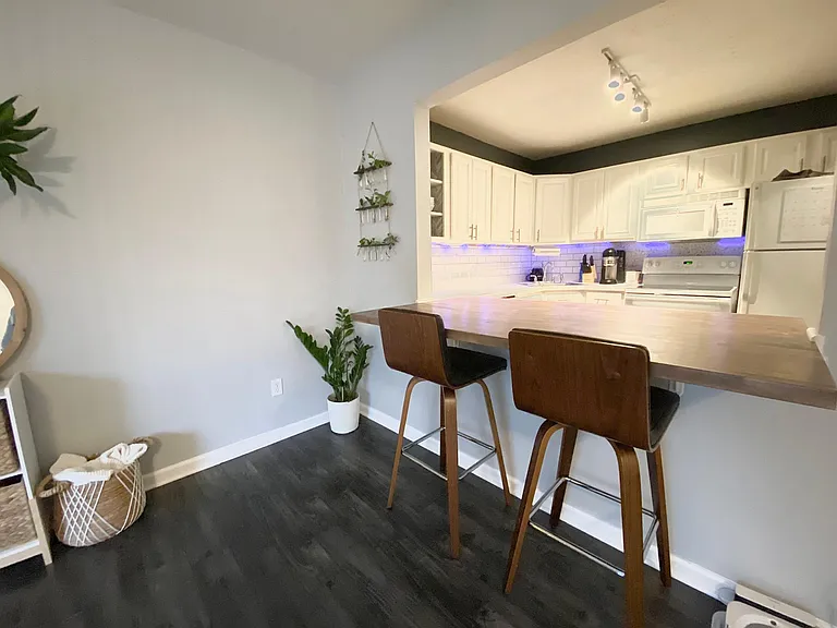 1035 Meadow Run — Photo 9