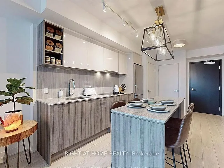 31 Tippett Rd #362 — Photo 8