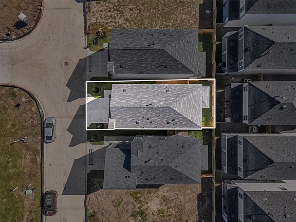 2nd image of 3012 La Rambla Dr