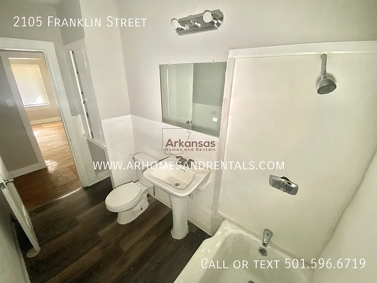 2105 Franklin St — Photo 17