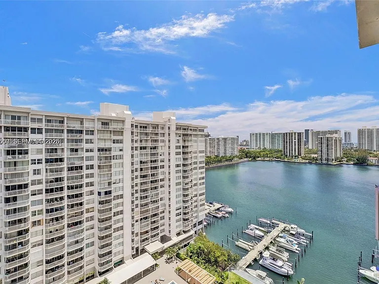 18031 Biscayne Blvd #Penthouse 01 — Photo 14