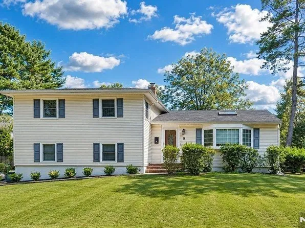 9 Trombley Drive, Livingston, NJ 07039