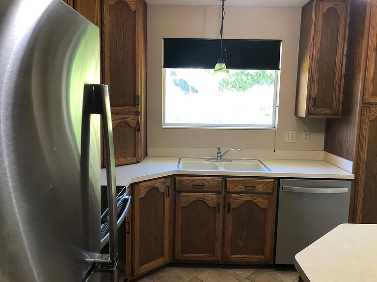1296 E 3100 N — Photo 3