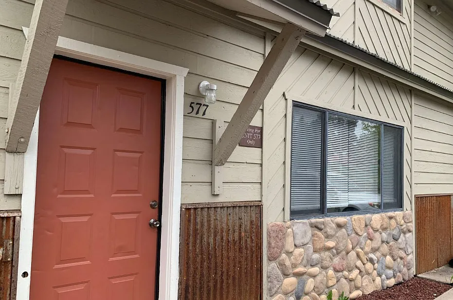 Building Photo - 577 E Golf Pl #1