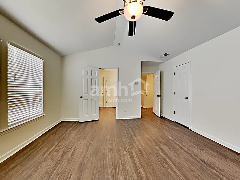 1703 Kendall Cove Ln — Photo 10