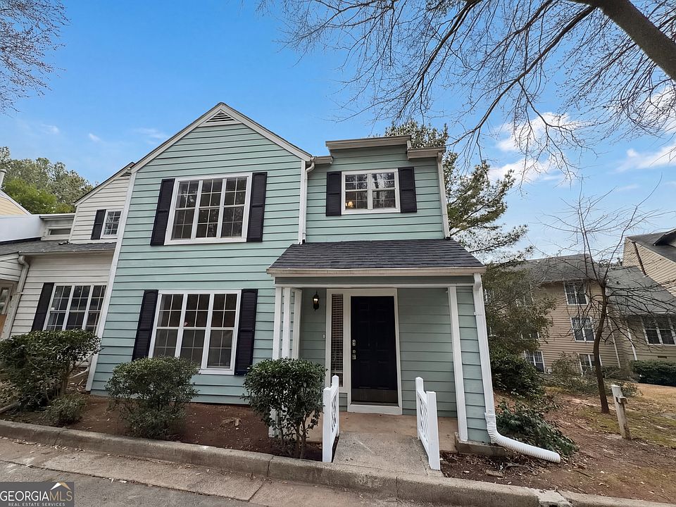1st image of 105 Vineyard Pond Dr